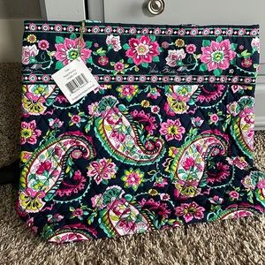 NWT Vera Bradley tote in Petite Paisley